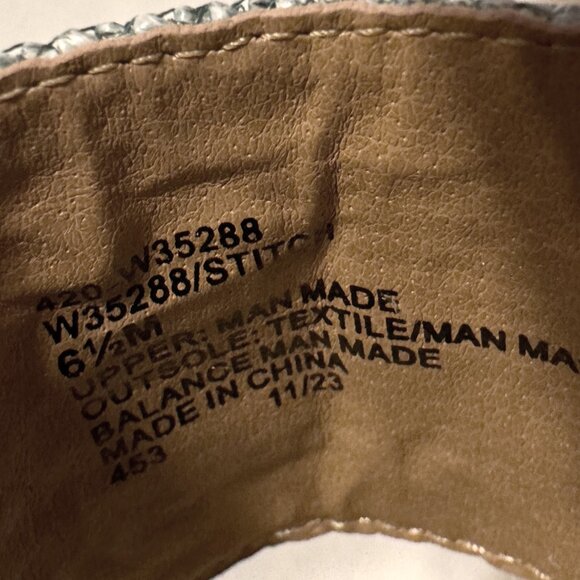 (6.5) BLUE SLIP-ON JEWELED PLATFORM WEDGE SANDAL JUTE WRAPPED ESPADRILLE BOTTOM - Picture 2 of 11